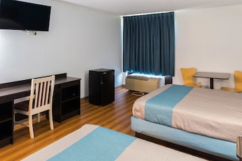 Standard Room, 2 Queen Beds, Non Smoking