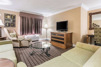 Suite, 1 King Bed, Non Smoking