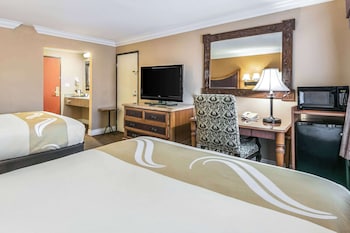 Room, 2 Queen Beds, Non Smoking