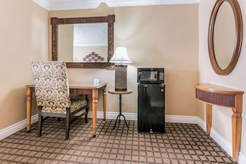 Suite, 1 King Bed, Non Smoking
