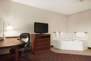 Suite, 1 King Bed, Non Smoking, Jetted Tub