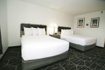 Room, 2 Queen Beds, Non Smoking