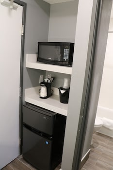 Room, 2 Queen Beds, Non Smoking (Pet-Friendly)