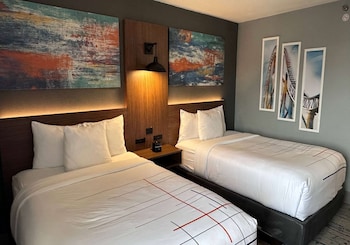 Deluxe Room, 2 Double Beds, Non Smoking (Pet-Friendly)