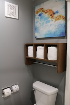 Room, 2 Queen Beds, Non Smoking (Pet-Friendly)