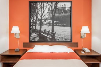 Room, 1 Queen Bed, Accessible, Non Smoking (Mobility)