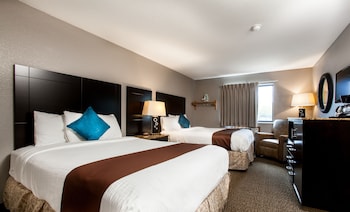 Traditional Room, 2 Queen Beds, Non Smoking