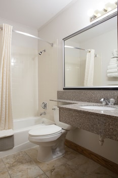 Traditional Room, 2 Queen Beds, Non Smoking