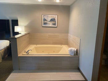 Traditional Suite, Hot Tub