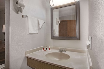 Room, 1 Queen Bed, Accessible, Non Smoking (Mobility Accessible)