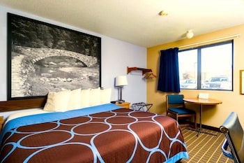 1 King Bed, Mobility Accessible Room, Bathtub w/ Grab Bars, Non-Smoking