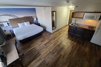 Suite, 1 King Bed, Non Smoking