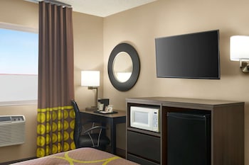 Suite, 1 King Bed, Microwave