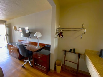 Room, 2 Queen Beds, Non Smoking