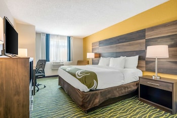 1 King Bed, Nonsmoking