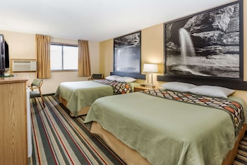 Suite, 2 Queen Beds, Non Smoking (One-Bedroom Suite)
