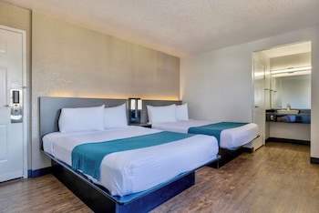 Deluxe Room, 2 Double Beds, Non Smoking, Refrigerator & Microwave