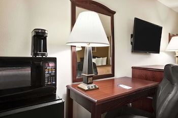 Room, 2 Queen Beds, Non Smoking