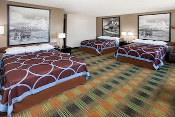 Suite, Multiple Beds, Non Smoking (2 Double and 1 Queen)