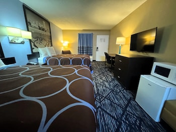 Room, 2 Queen Beds, Smoking