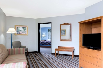 Suite, 1 King Bed, Non Smoking