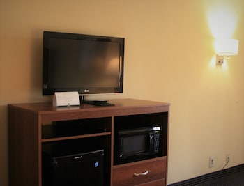 Standard Room, 1 King Bed, Refrigerator & Microwave