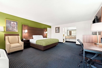 Standard Room, 1 King Bed, Refrigerator & Microwave