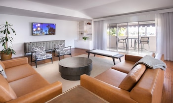 Suite, 3 Bedrooms