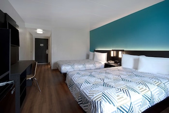 Deluxe Room, 2 Double Beds, Non Smoking, Refrigerator & Microwave