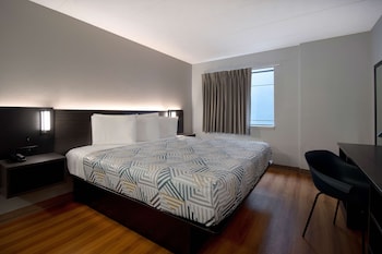 Deluxe Room, 1 King Bed, Non Smoking