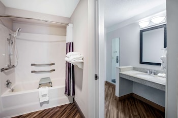 Room, 1 King Bed, Accessible, Non Smoking (Mobility, Tub w/ Grab Bars)