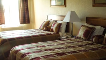 Two queen beds non smoking