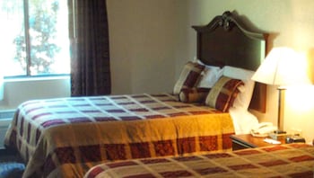 Two queen beds non smoking