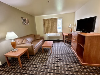 Junior Suite, Non Smoking (2 Queen and 1 Sofa Bed)