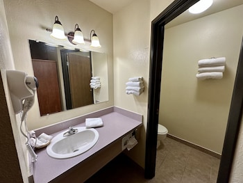 Standard Room, 1 Queen Bed, Non Smoking
