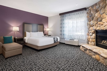 Deluxe Studio Suite, 1 King Bed, Non Smoking