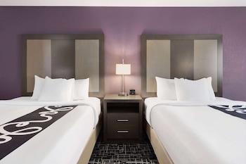 Room, 2 Queen Beds, Accessible, Non Smoking (Bathtub w/ Grab Bar)