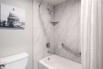 Room, 2 Queen Beds, Accessible, Non Smoking (Bathtub w/ Grab Bar)
