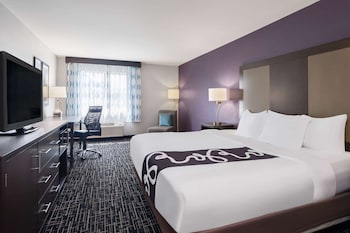 Deluxe Studio Suite, 1 King Bed, Non Smoking