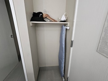 Standard Room, 1 King Bed Non-Smoking