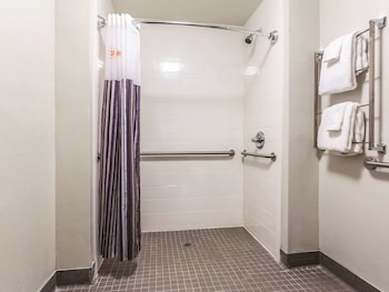 Room, 1 Double Bed, Accessible, Non Smoking (Mobility/Hearing Accessible, Bathtub)