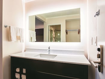 Suite, 1 King Bed, Non Smoking