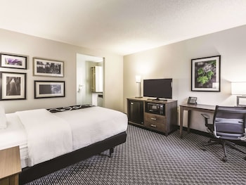 Room, 1 Double Bed, Accessible, Non Smoking (Mobility/Hearing Accessible, Bathtub)