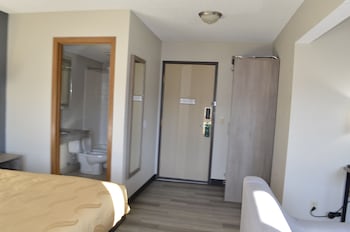 Suite, 1 King Bed with Sofa bed, Non Smoking