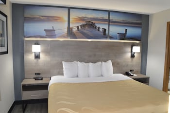 Suite, 1 King Bed with Sofa bed, Non Smoking