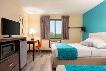 Deluxe Room, 2 Queen Beds, Non Smoking