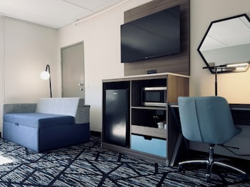 Deluxe Room, 1 King Bed, Non Smoking