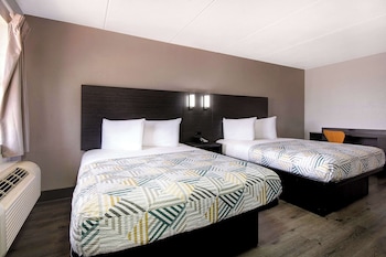 Standard Room, 2 Queen Beds, Non Smoking