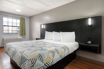 Standard Room, 1 Queen Bed, Non Smoking
