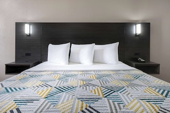 Standard Room, 1 Queen Bed, Non Smoking